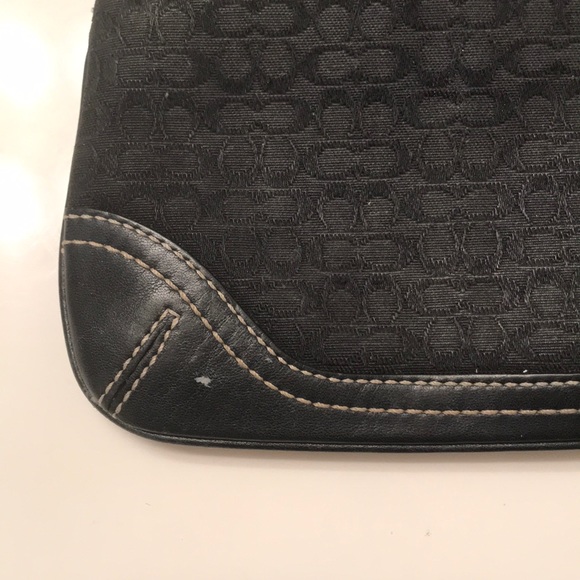 Authentic Coach wristlet in black! - Picture 4 of 4